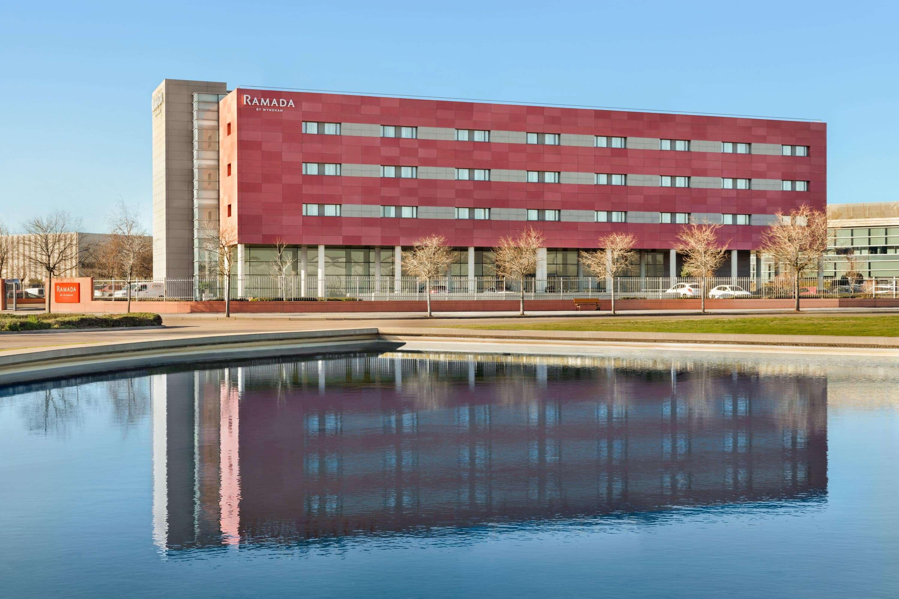 Ramada By Wyndham Madrid Getafe Hotel Екстериор снимка
