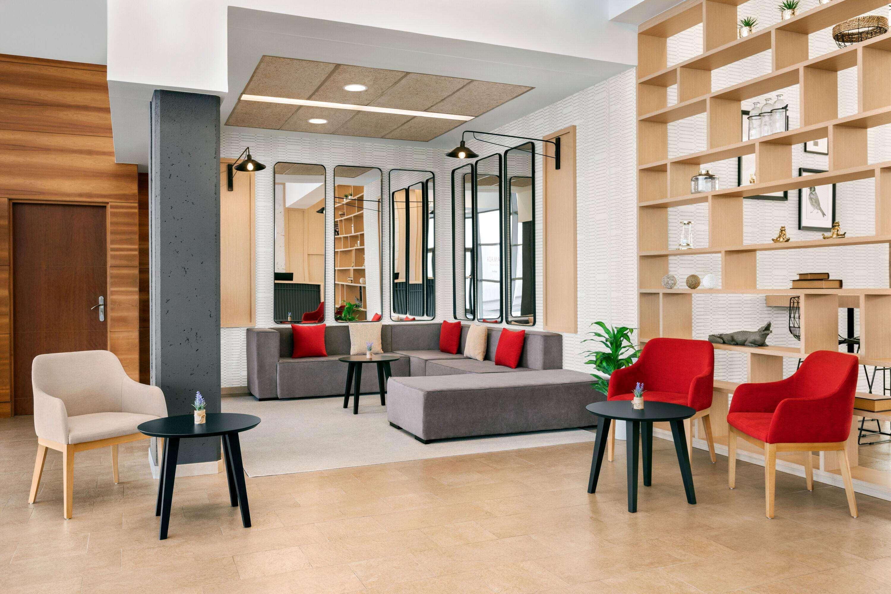 Ramada By Wyndham Madrid Getafe Hotel Екстериор снимка