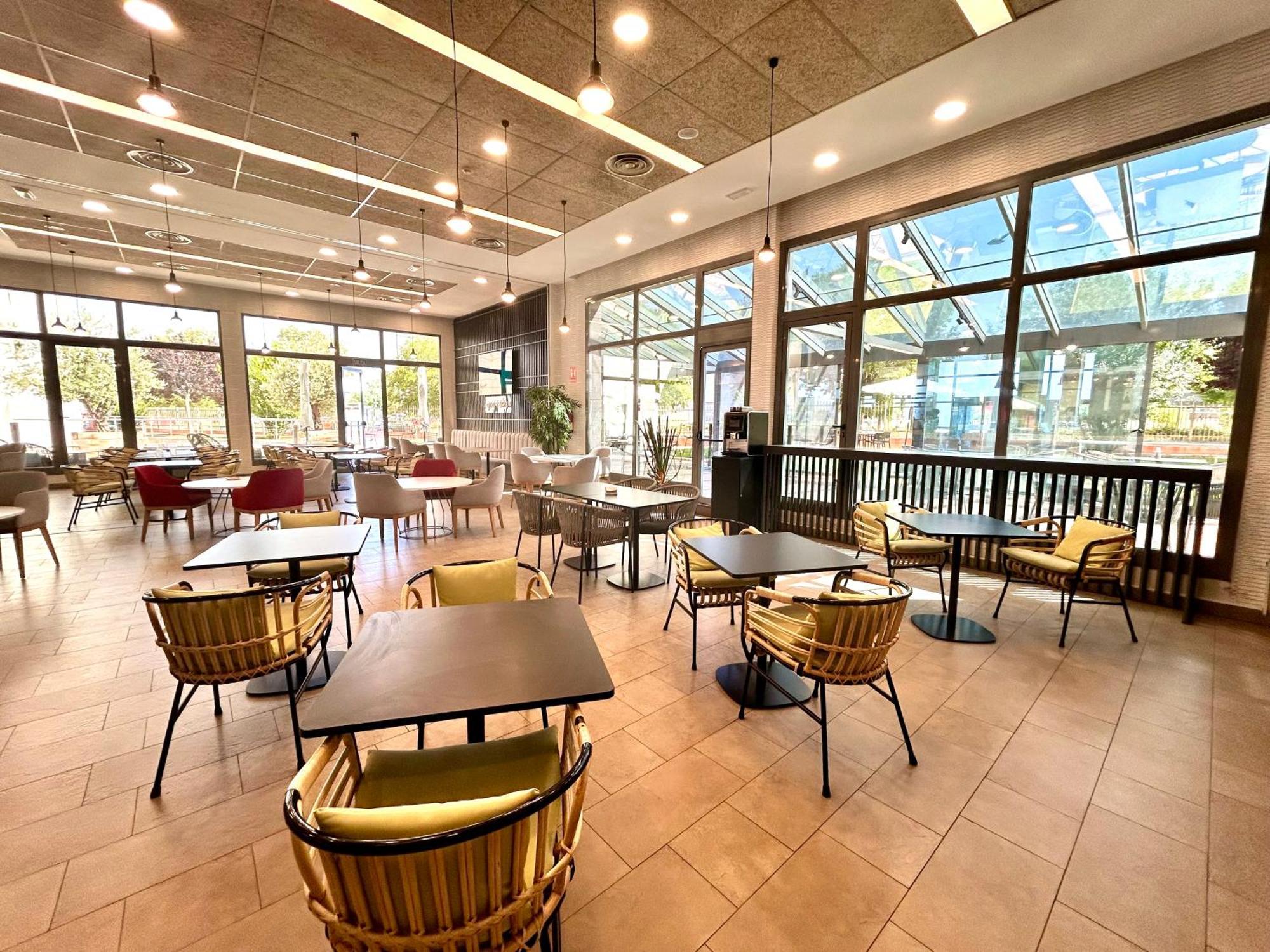 Ramada By Wyndham Madrid Getafe Hotel Екстериор снимка