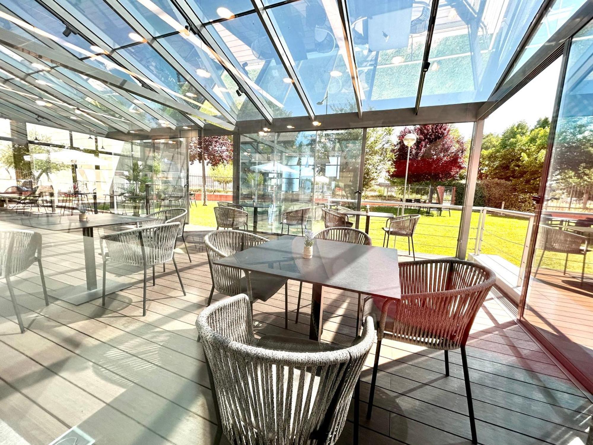 Ramada By Wyndham Madrid Getafe Hotel Екстериор снимка