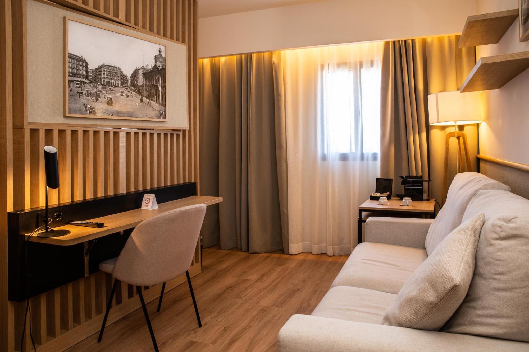 Ramada By Wyndham Madrid Getafe Hotel Екстериор снимка