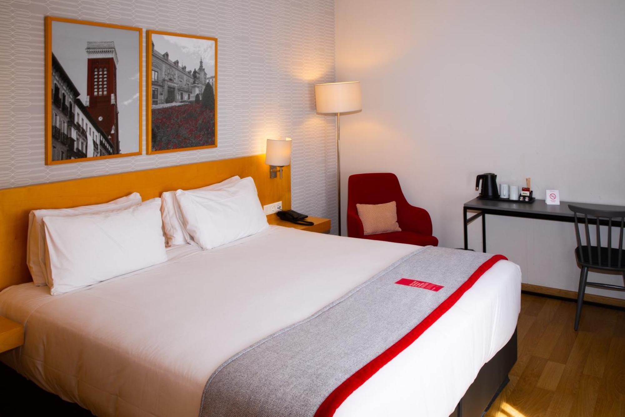 Ramada By Wyndham Madrid Getafe Hotel Екстериор снимка