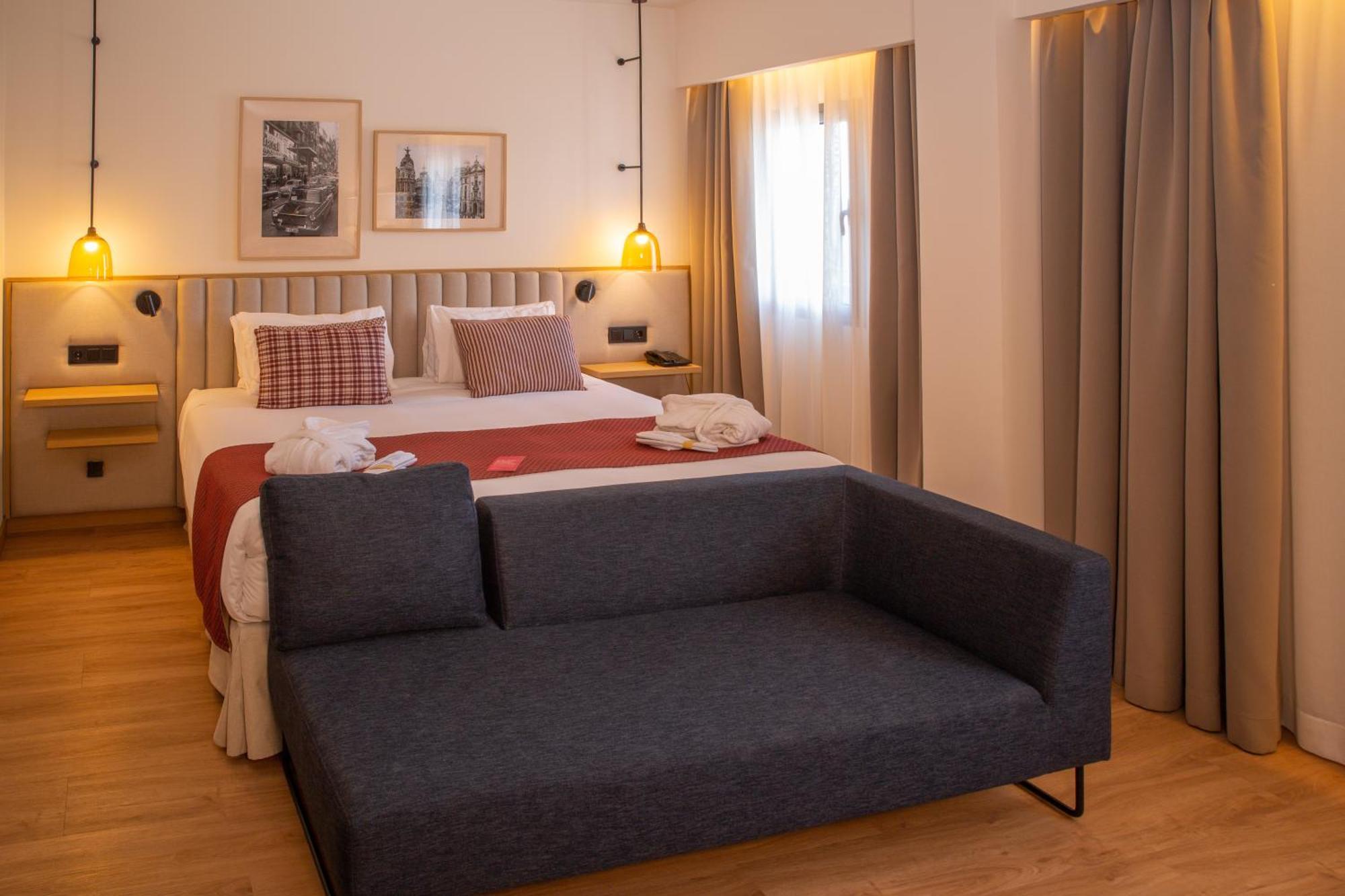 Ramada By Wyndham Madrid Getafe Hotel Екстериор снимка