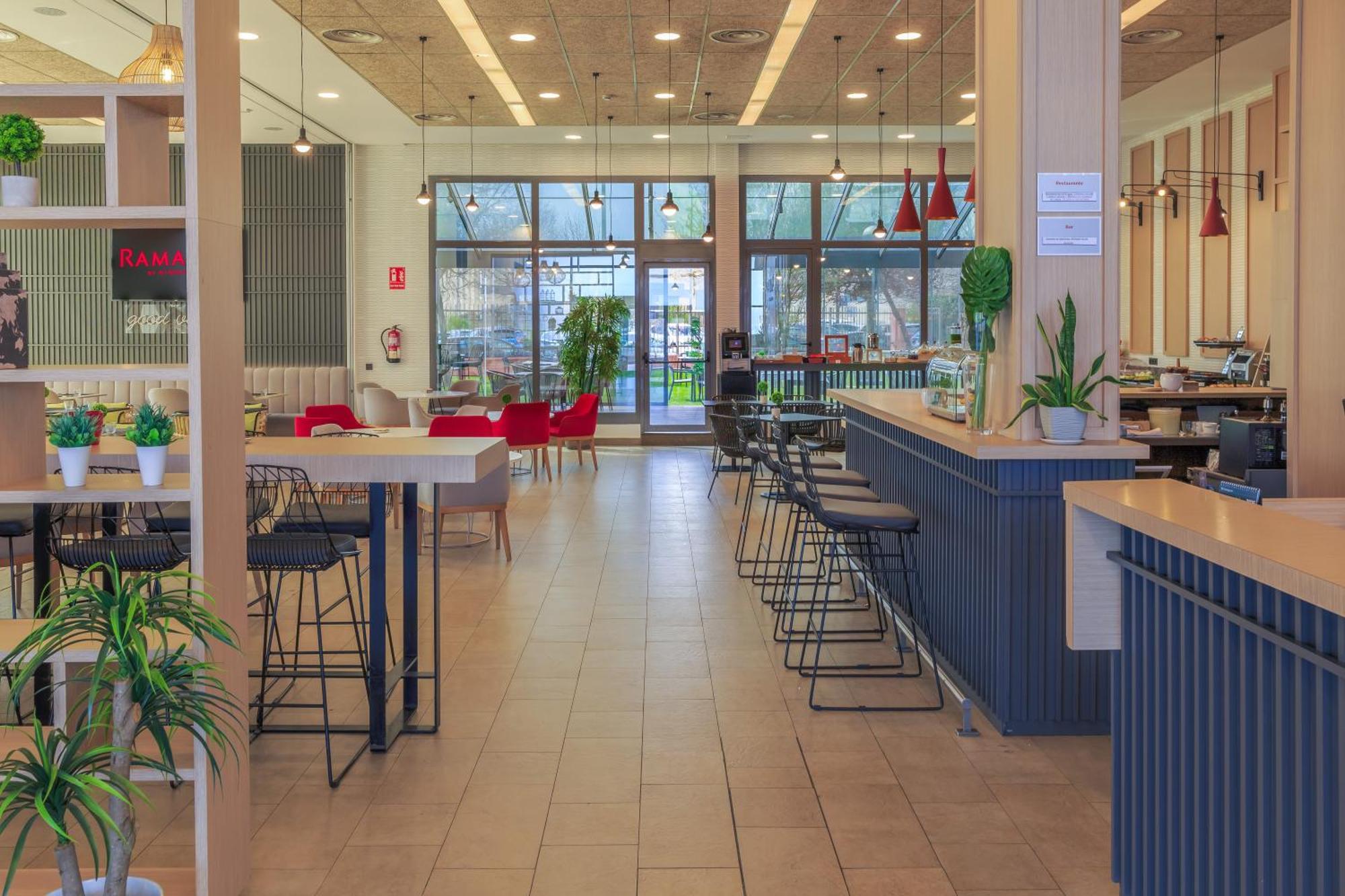 Ramada By Wyndham Madrid Getafe Hotel Екстериор снимка
