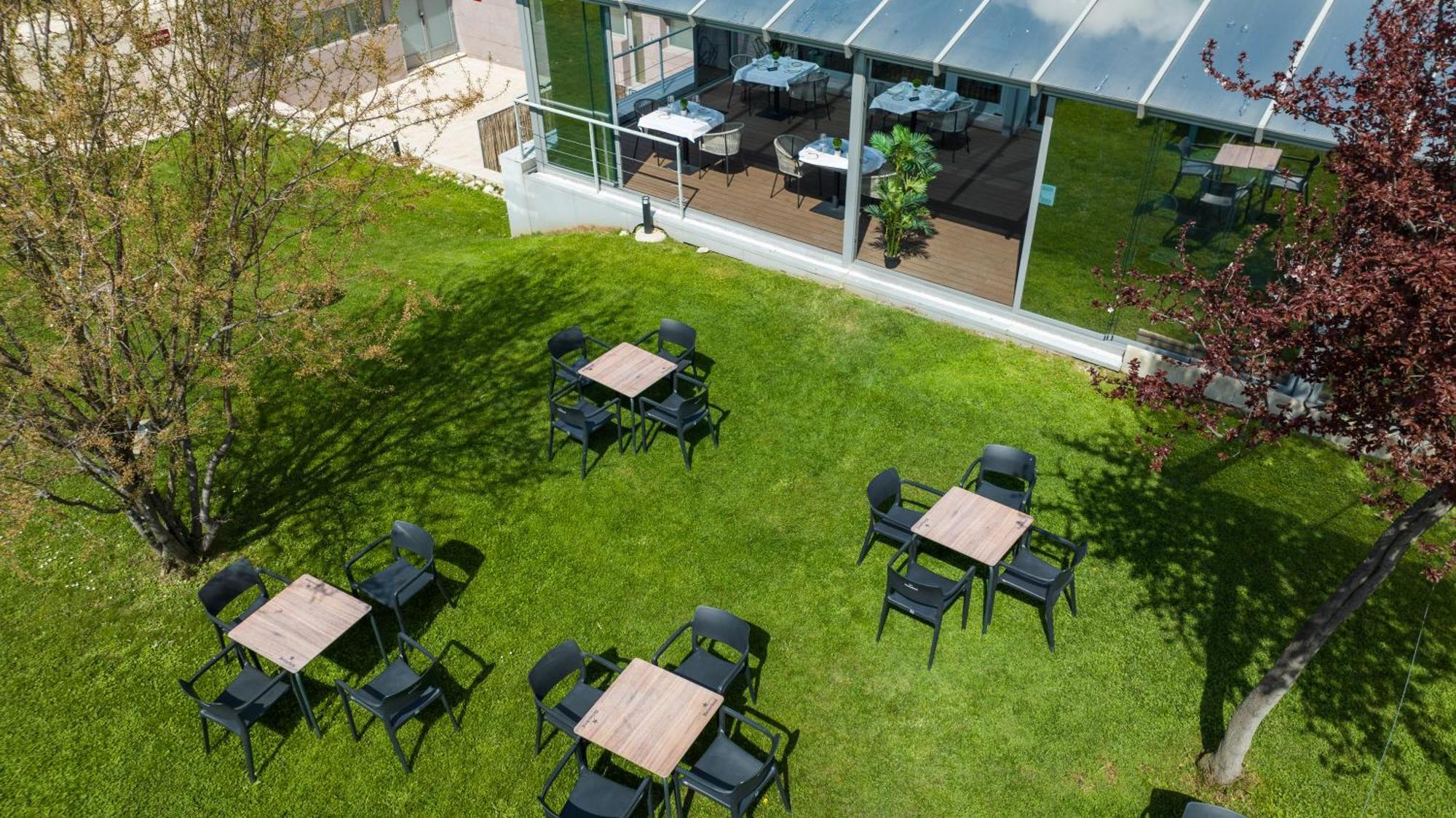 Ramada By Wyndham Madrid Getafe Hotel Екстериор снимка